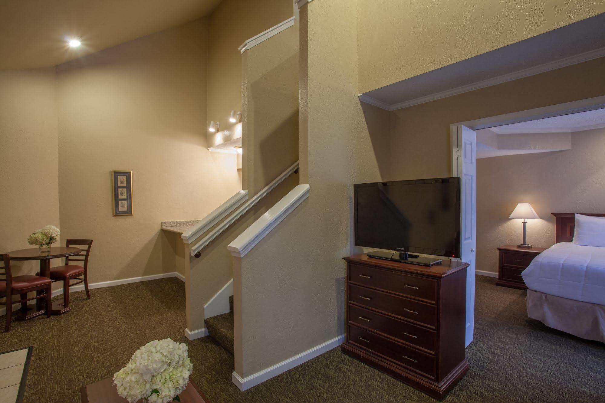 Cloverleaf Suites Baton Rouge Exterior foto